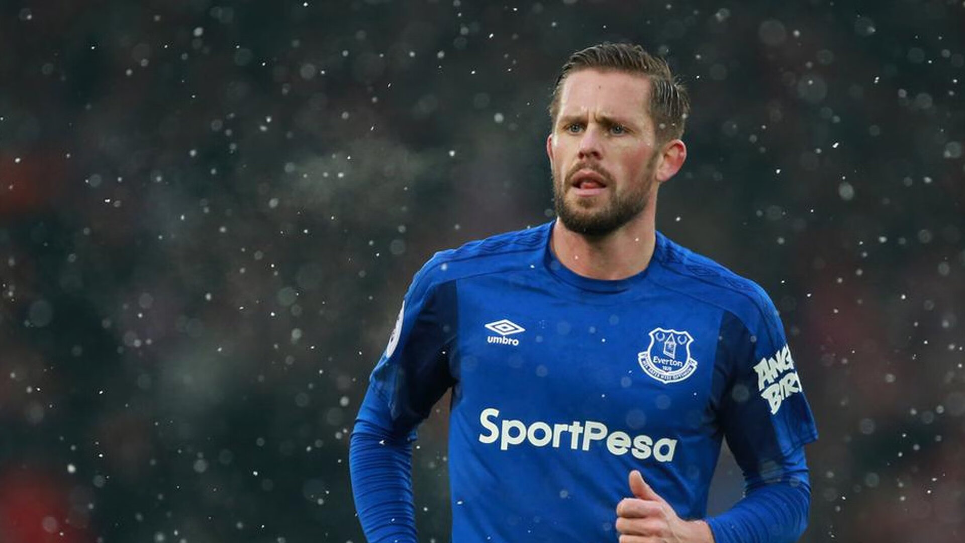 字母哥用“很不字母”的后仰跳投绝杀,嚣张庆祝回应步行者球迷